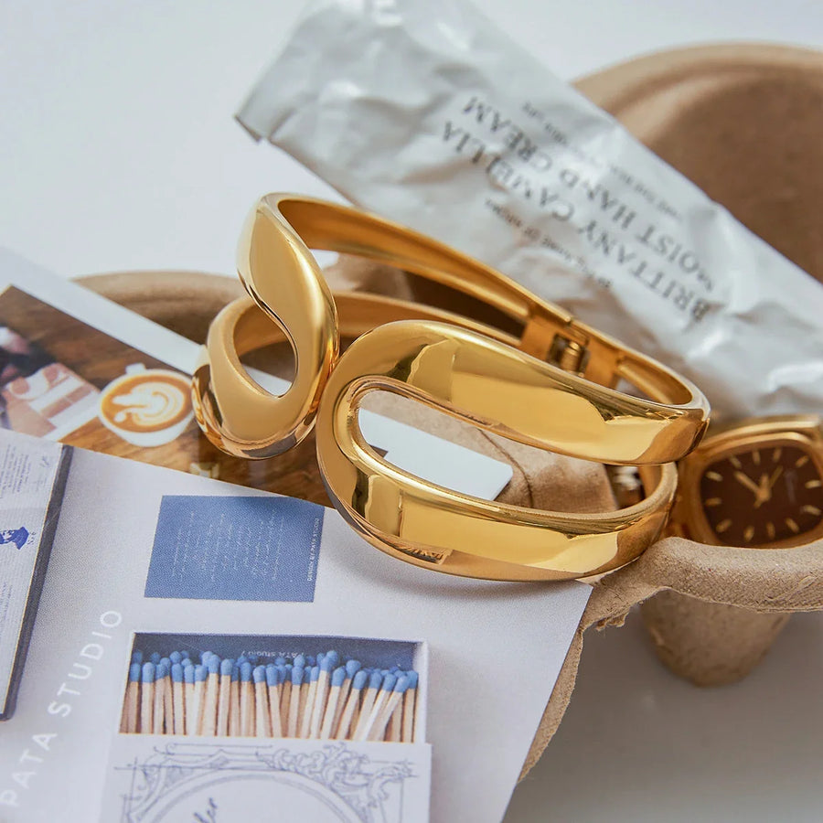 Striking Nava Bold Bracelet