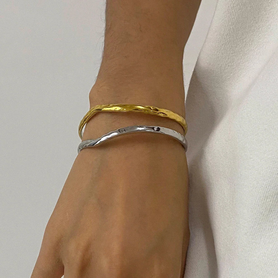 Chic Two-Tone Delight