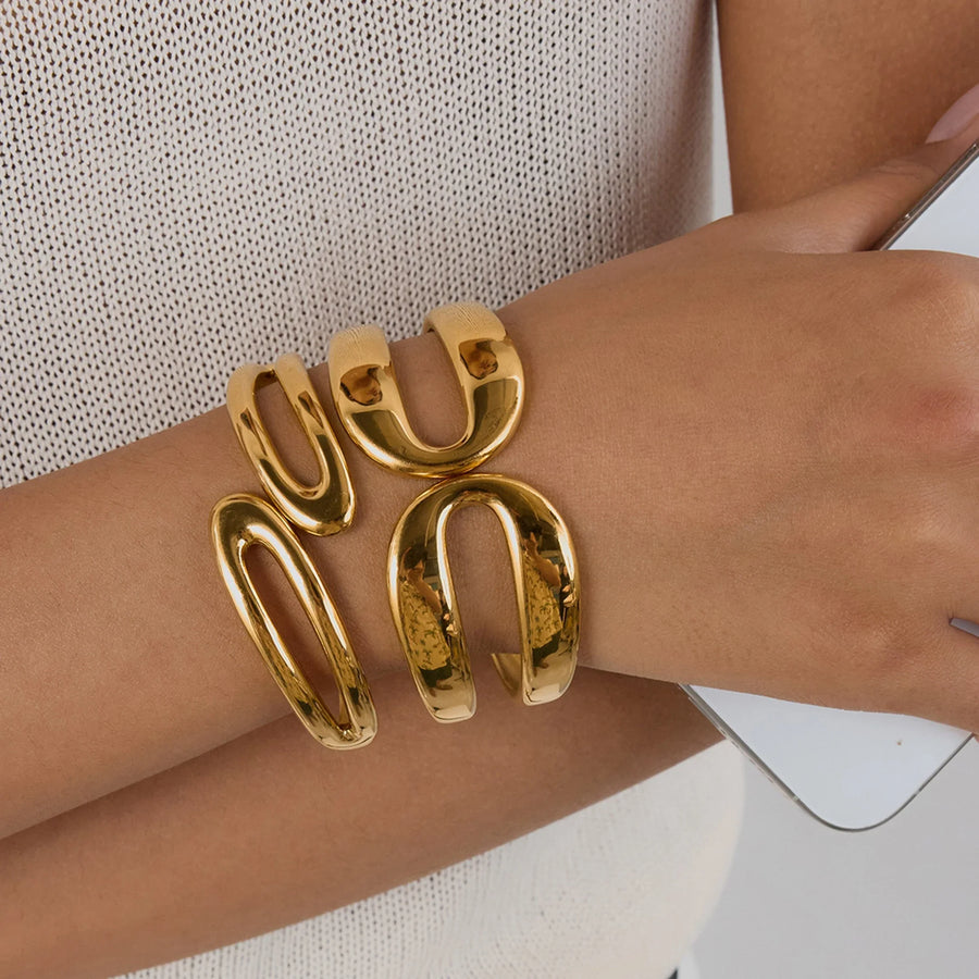 Striking Nava Bold Bracelet