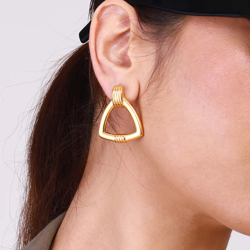 Chic Silver Geometric Elegance