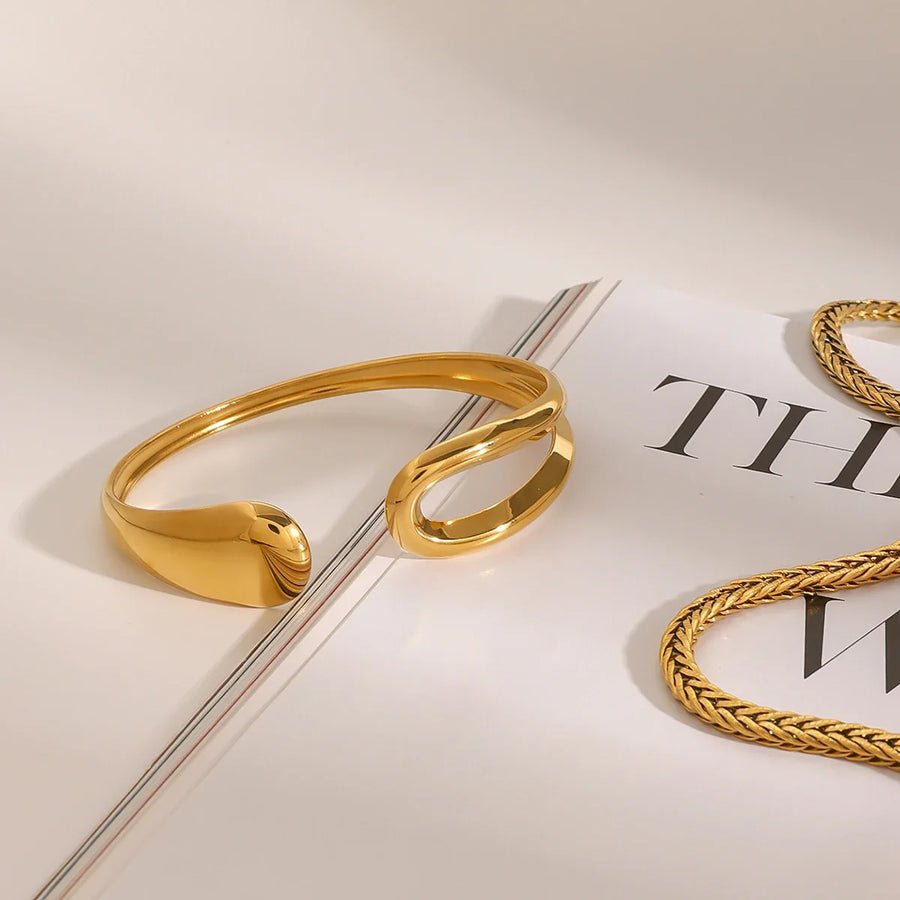 Nova Flow Wrist Cuff