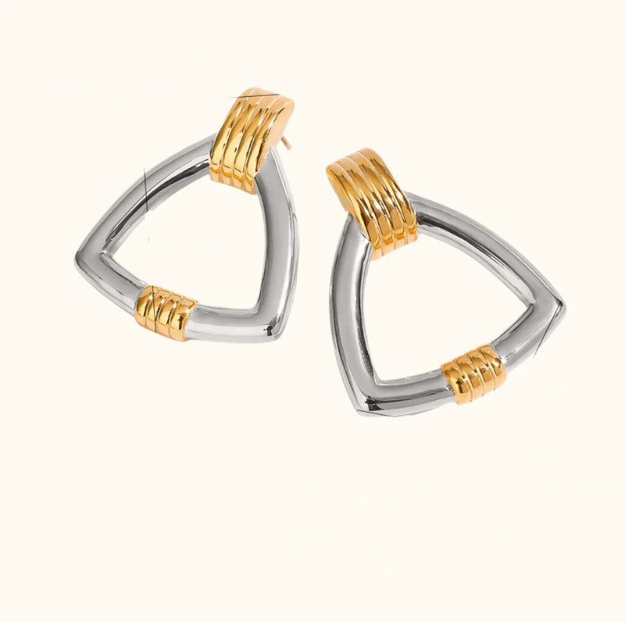 Chic Silver Geometric Elegance