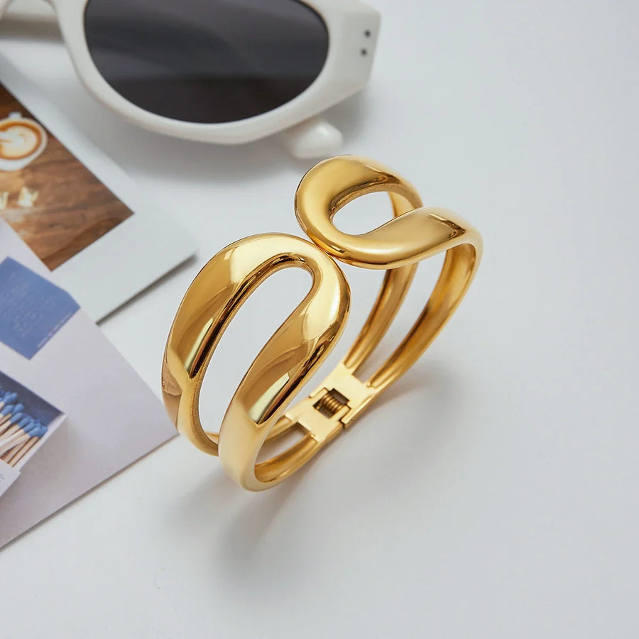 Striking Nava Bold Bracelet