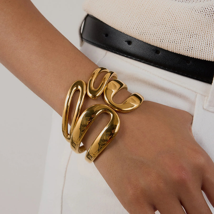 Striking Nava Bold Bracelet