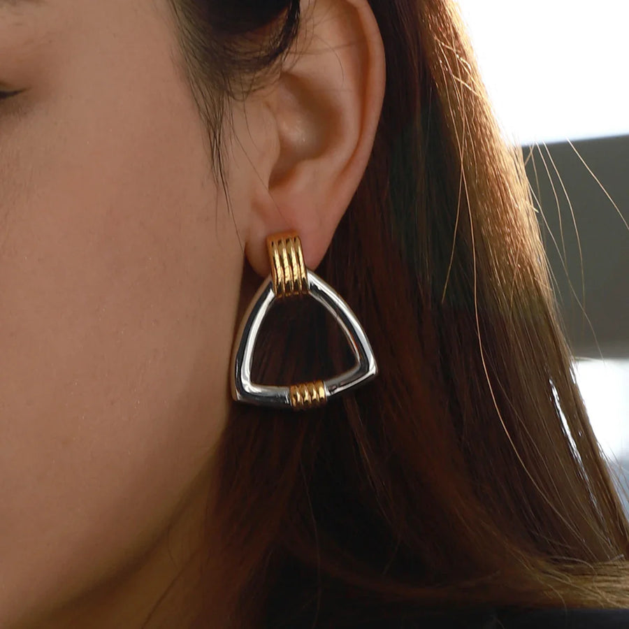 Chic Silver Geometric Elegance