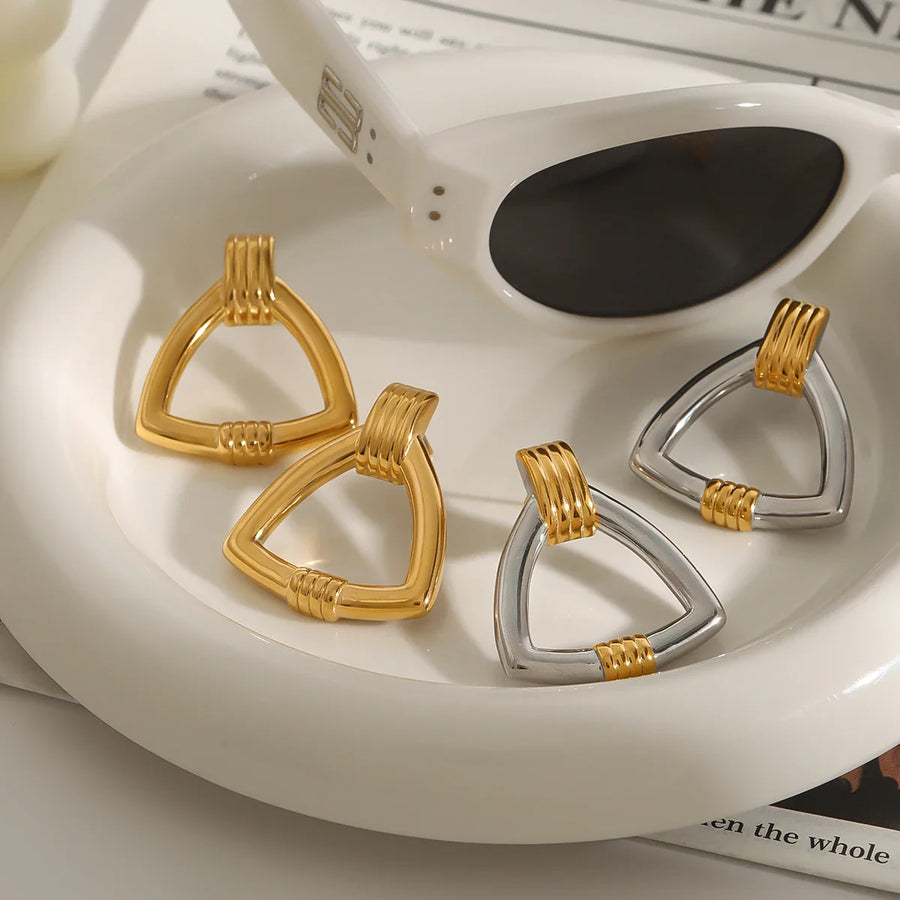 Chic Silver Geometric Elegance